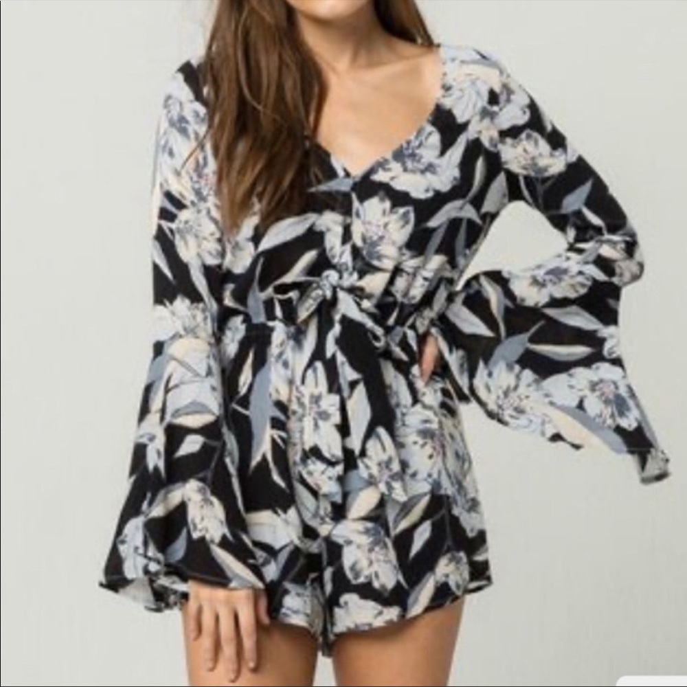 Billabong Sittin’ Pretty Floral Bell Sleeve Romper - Picture 2 of 4